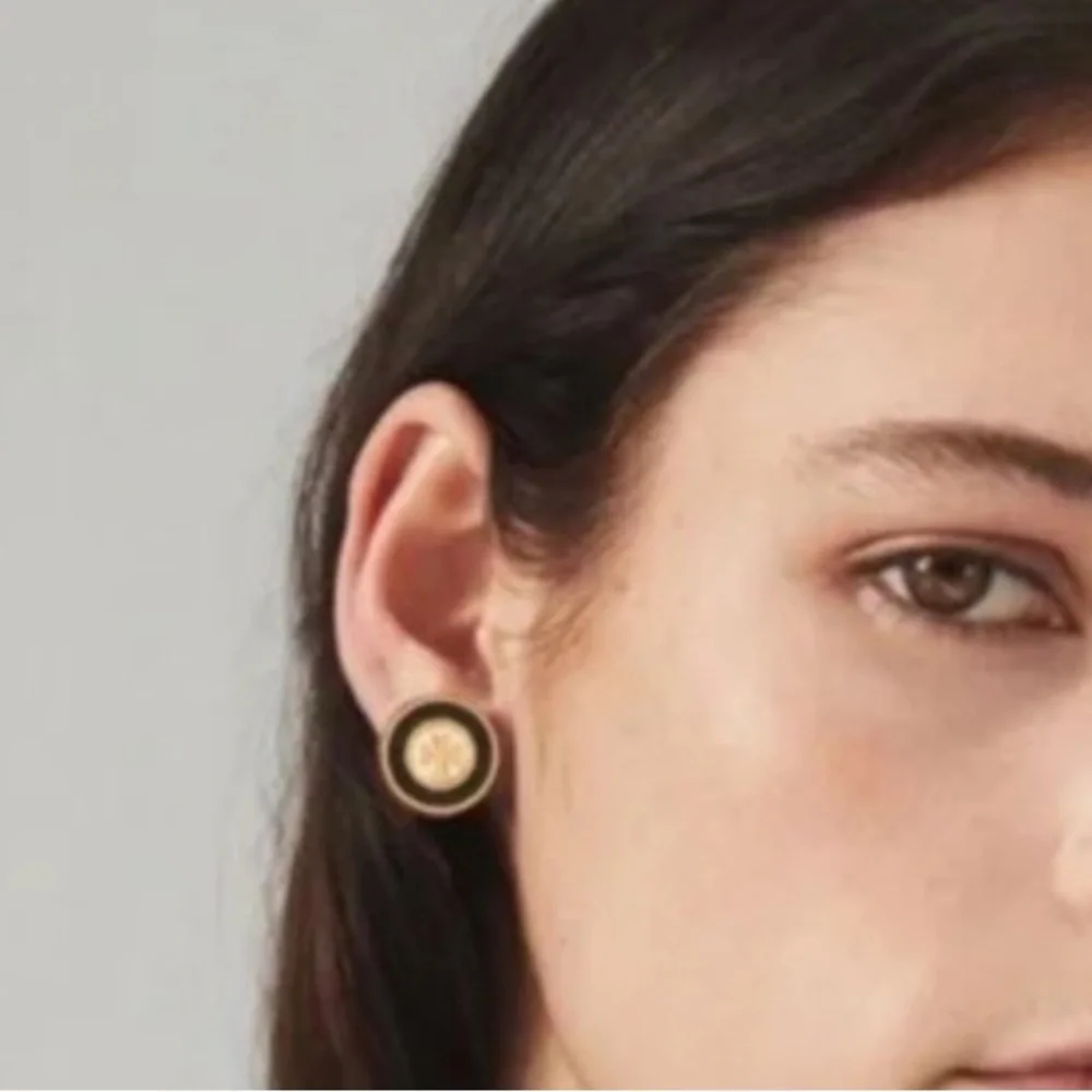 Tory Burch Milgrain Logo Stud Earrings NWT Black and Gold Earrings - Picture 3 of 4
